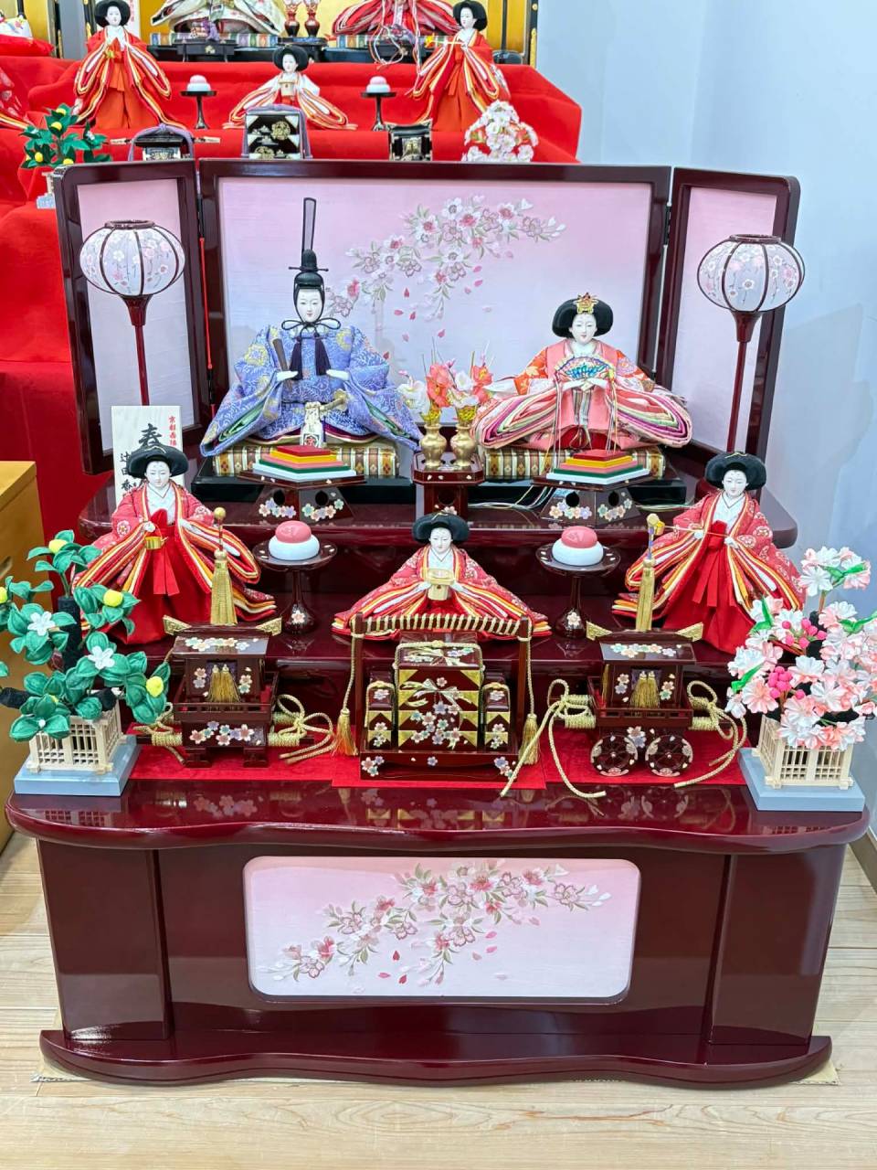 【356】ひな祭り＊飾台＊ 雛人形 京15番 親王 TN39 極上正絹 34x2 2段 桜 飾台 屏風 雪洞 道具