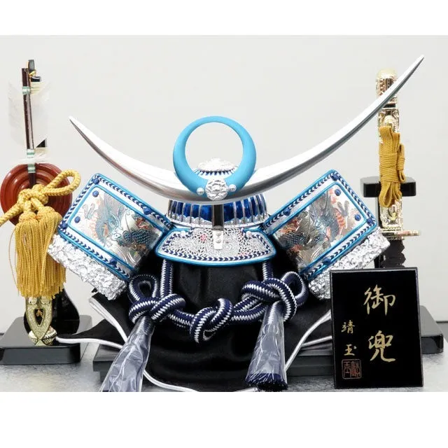 12号 青龍上杉兜 青銀ガラスケース入り | ギャラリー | 雛人形の