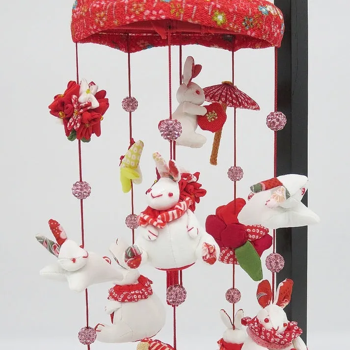 つるし雛 うさぎスワロ玉赤 飾台付 つり飾り