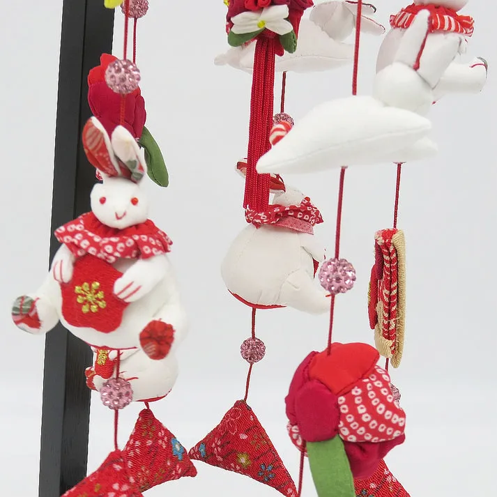 つるし雛 うさぎスワロ玉赤 飾台付 つり飾り